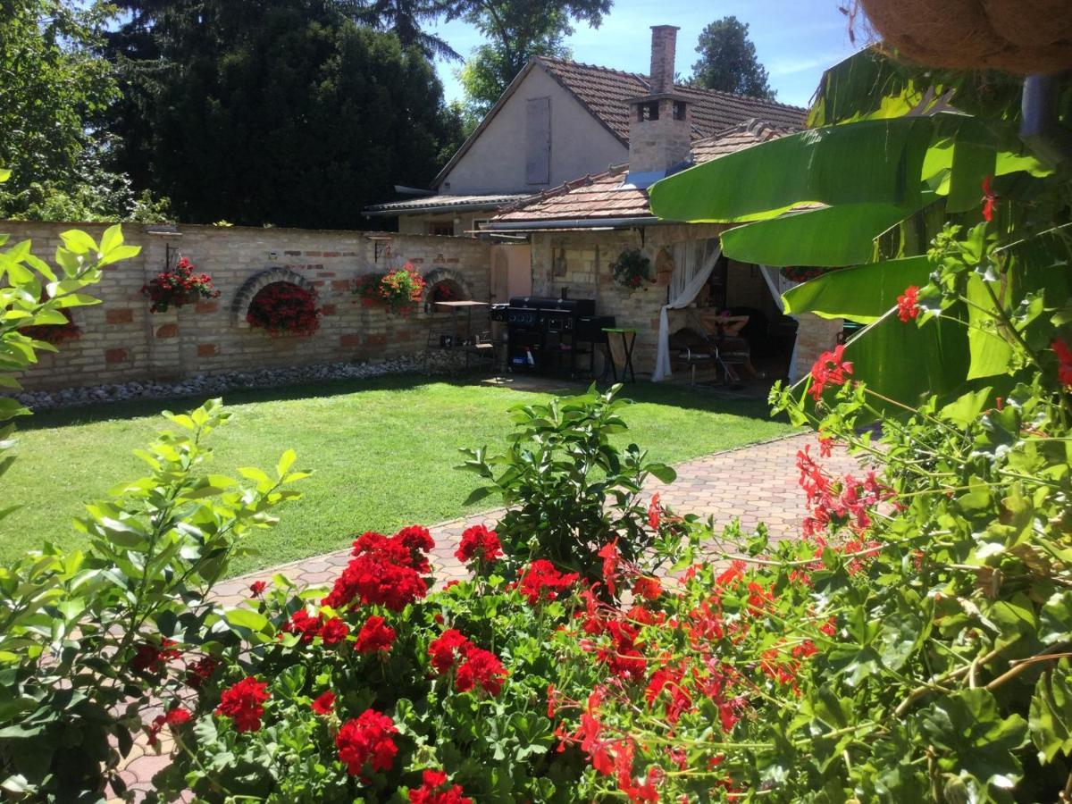 Jarmila Vendeghaz Hotel Balatonbereny Bagian luar foto