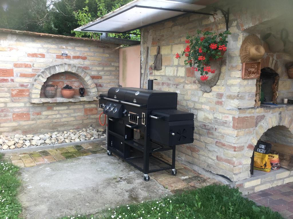 Jarmila Vendeghaz Hotel Balatonbereny Bagian luar foto